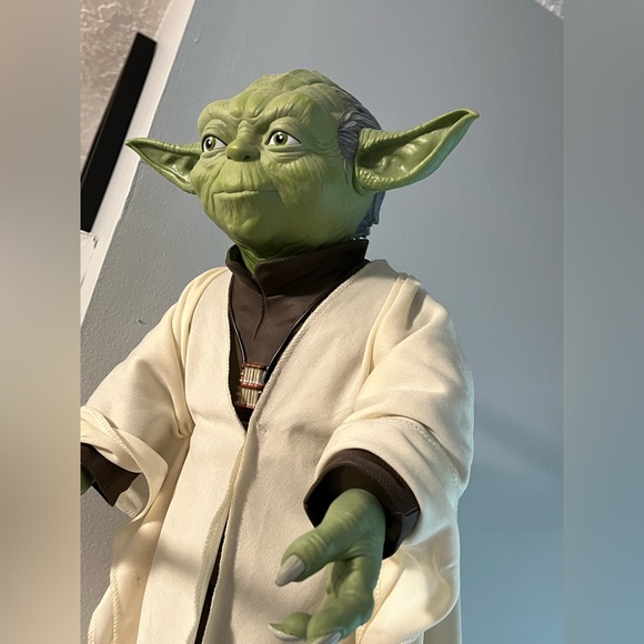 Disney Star Wars Yoda Figure w/Green Lightsaber-Great Gift!-Displayed Only - Picture 6 of 10